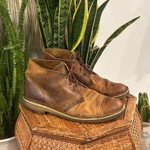 Clarks Desert Chukka Boot in a brown distressed, oiled leather vintage rugged